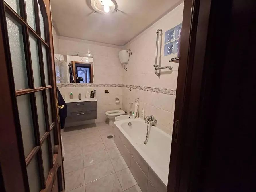 Immagine 9 di Appartamento in vendita  in VIA vittorio emanuele III a Torre Annunziata