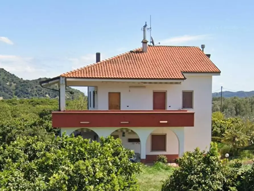 Immagine 1 di Villa in vendita  in LOCALITA'baronessa 1 a Belvedere Di Spinello