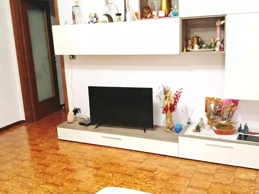 Immagine 4 di Appartamento in vendita  in PIAZZETTA val d'enza 2 a Vetto