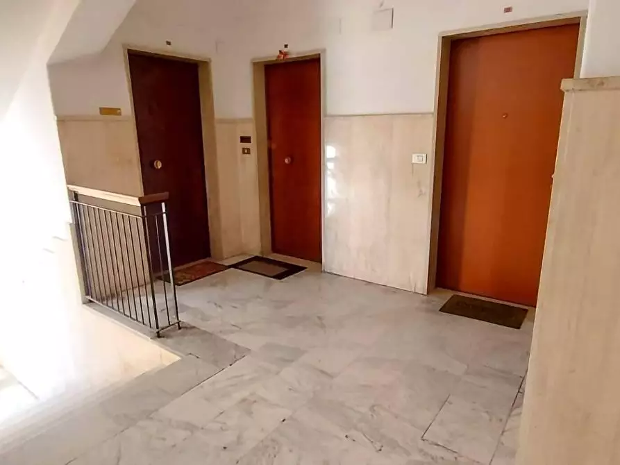 Immagine 3 di Appartamento in vendita  in CORSO vittorio emanuele III a Torre Annunziata