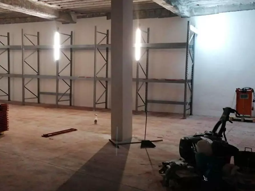 Immagine 3 di Capannone industriale in vendita  in VIA aldo moro a Aci Sant'antonio