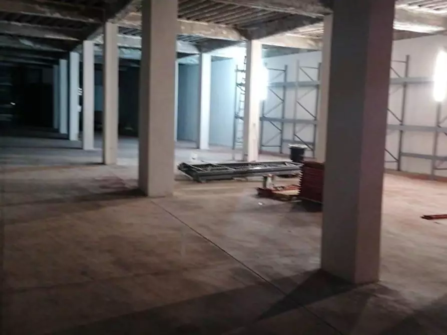 Immagine 7 di Capannone industriale in vendita  in VIA aldo moro a Aci Sant'antonio