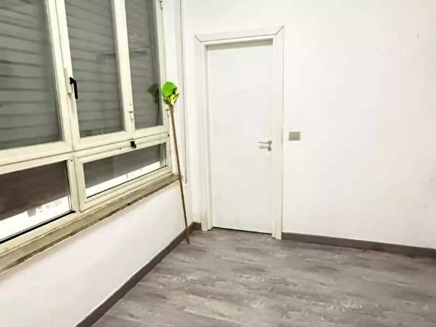 Immagine 3 di Locale commerciale in vendita  in VIA dei mille a Lamezia Terme