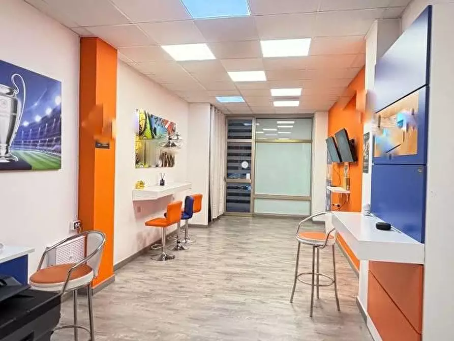 Immagine 4 di Locale commerciale in vendita  in VIA dei mille a Lamezia Terme