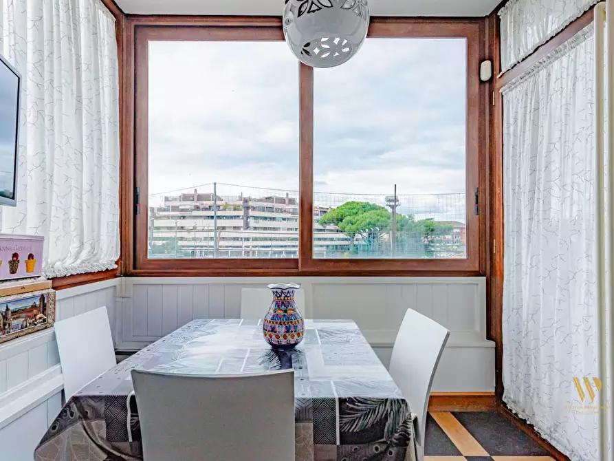 Immagine 11 di Appartamento in vendita  in VIA amantea 74 a Roma