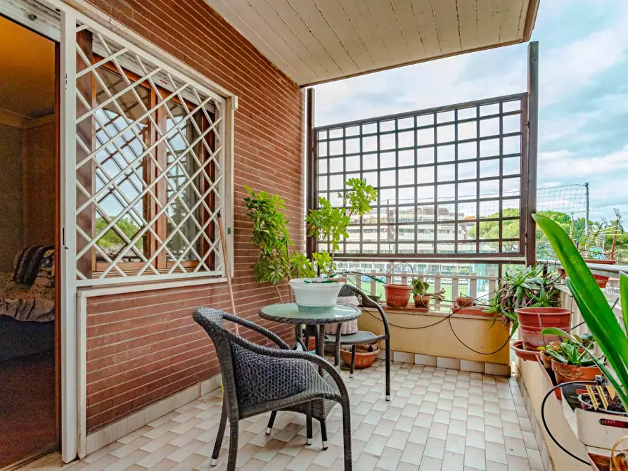 Immagine 18 di Appartamento in vendita  in VIA amantea 74 a Roma