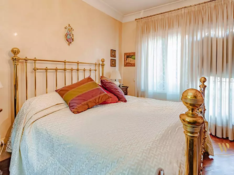 Immagine 4 di Appartamento in vendita  in VIA amantea 74 a Roma