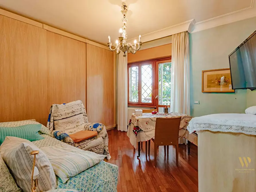 Immagine 9 di Appartamento in vendita  in VIA amantea 74 a Roma