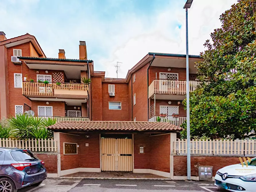 Immagine 1 di Appartamento in vendita  in VIA amantea 74 a Roma
