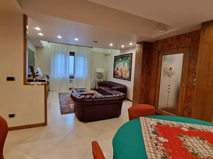 Immagine 1 di Appartamento in vendita  in VIA vesuvio a Torre Annunziata