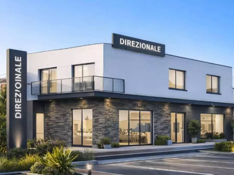 Immagine 3 di Locale commerciale in vendita  in VIA enrico mattei s.n.c a Crotone