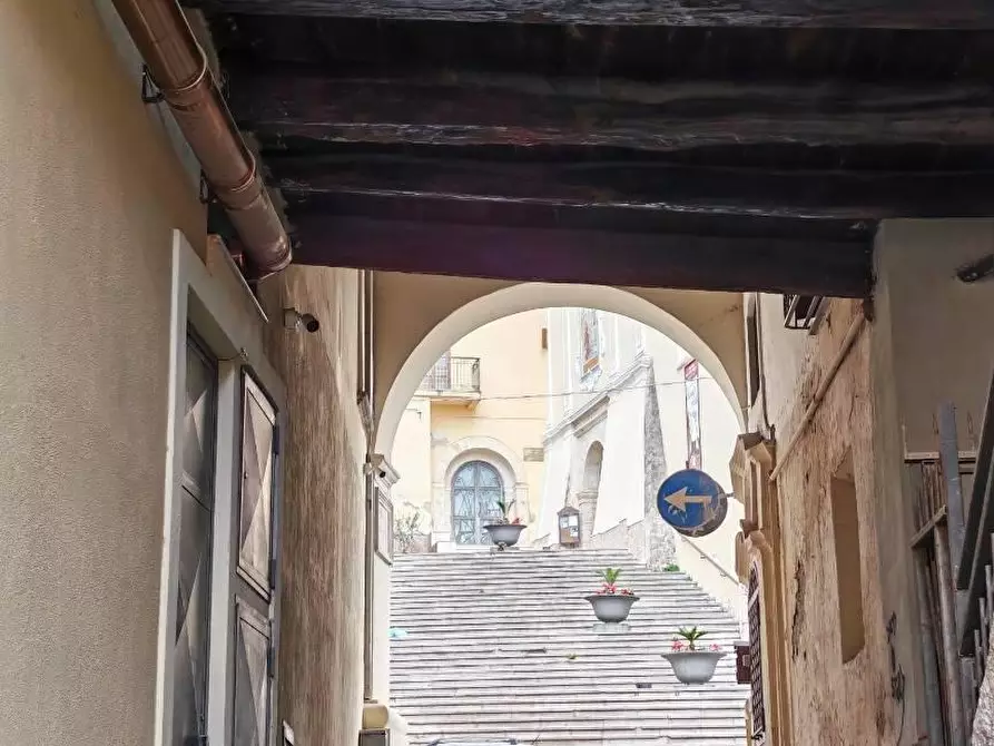 Immagine 2 di Locale commerciale in affitto  in VIA enrico  colosimo 22 a Lamezia Terme