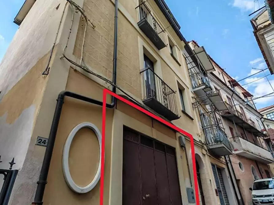 Immagine 3 di Locale commerciale in affitto  in VIA enrico  colosimo 22 a Lamezia Terme