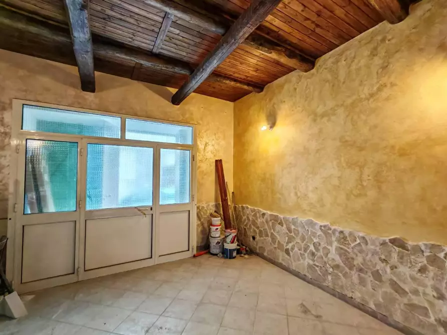 Immagine 5 di Locale commerciale in affitto  in VIA enrico  colosimo 22 a Lamezia Terme