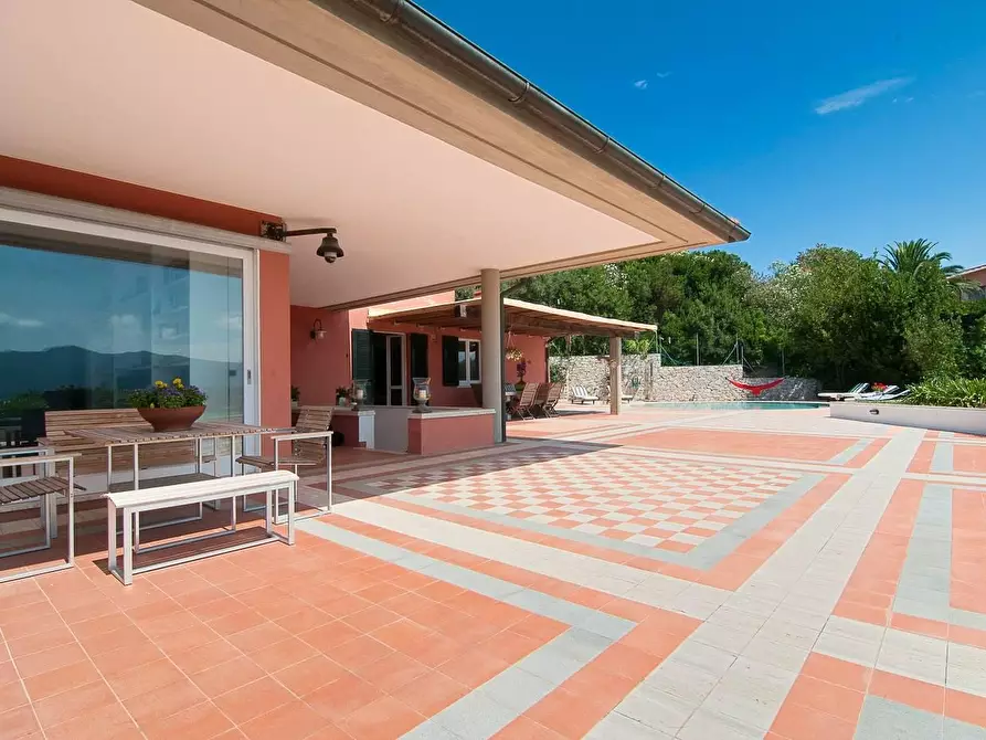 Immagine 6 di Villa in vendita  in VIA consumella a Portoferraio