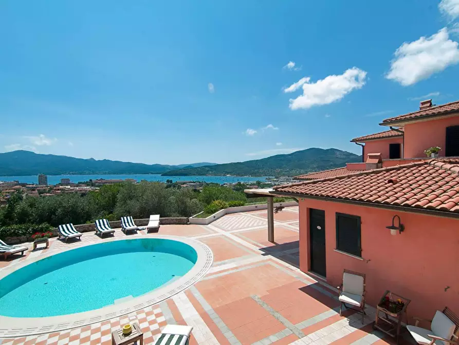 Immagine 1 di Villa in vendita  in VIA consumella a Portoferraio