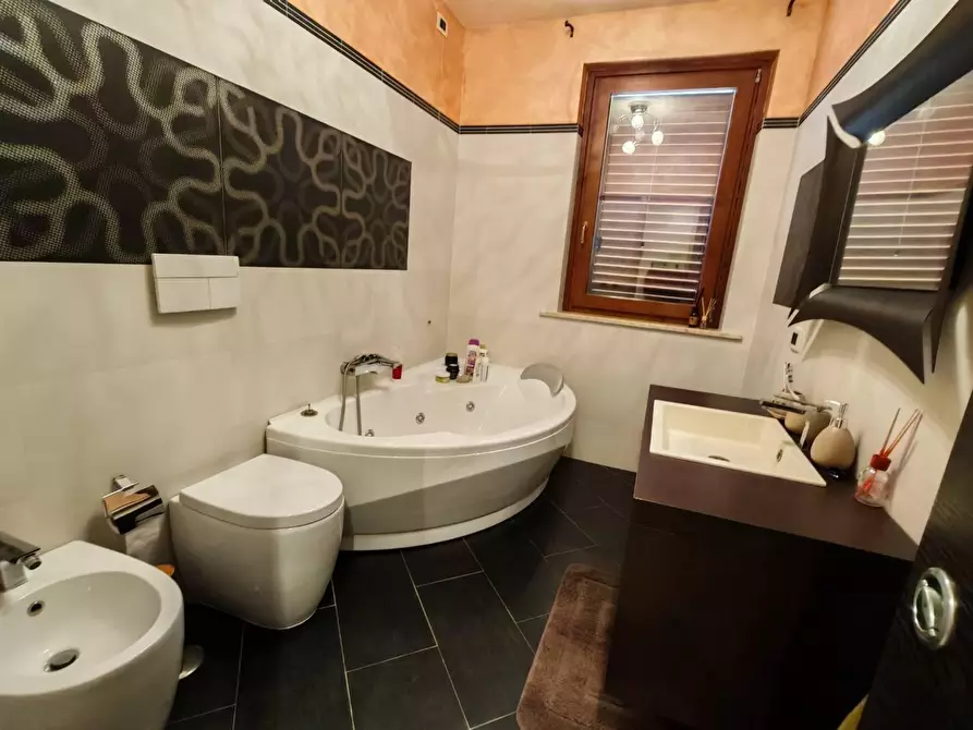 Immagine 4 di Casa bifamiliare in vendita  in VIA nazionale a Castiglione Del Lago