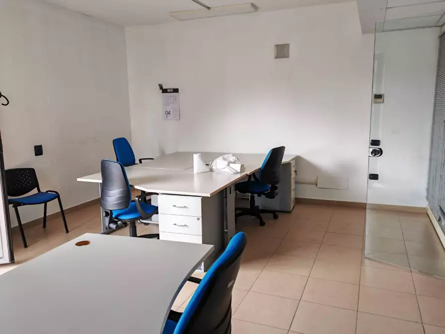 Immagine 11 di Ufficio in affitto  in VIA del mare a Lamezia Terme