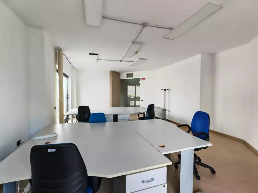 Immagine 8 di Ufficio in affitto  in VIA del mare a Lamezia Terme