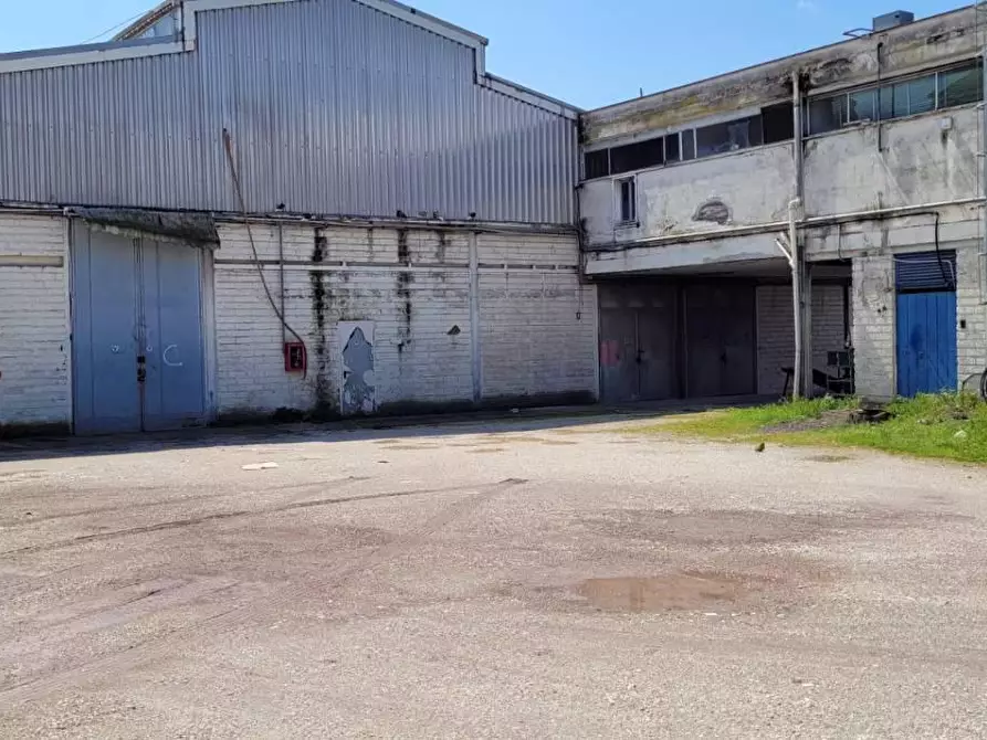 Immagine 17 di Capannone industriale in vendita  in VIA luigi enauidi 5 a Roma