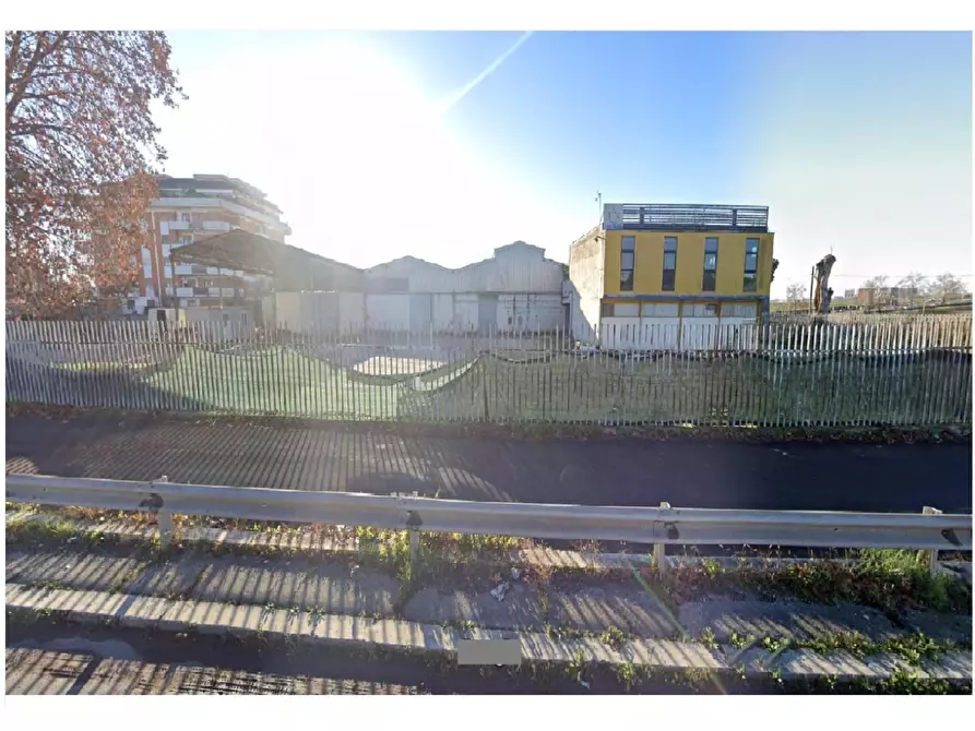 Immagine 4 di Capannone industriale in vendita  in VIA luigi enauidi 5 a Roma