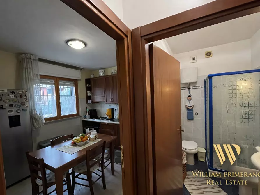 Immagine 2 di Villetta a schiera in vendita  in VIA ernesto  balducci 10 a Roma