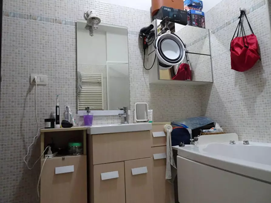 Immagine 5 di Appartamento in vendita  in PIAZZALE della radio a Roma