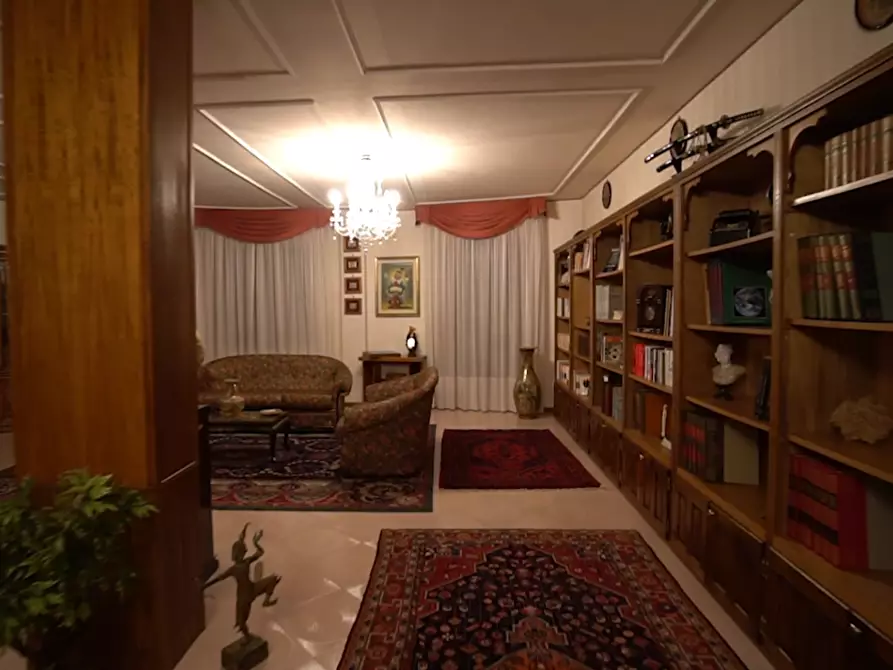 Immagine 20 di Villa in vendita  in VIA sei carpini 1 a Crotone