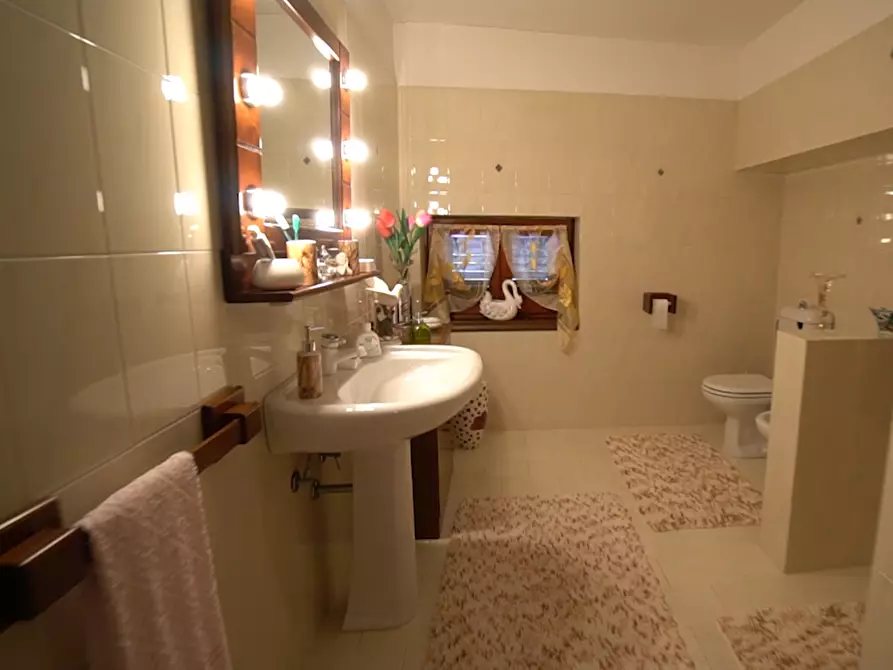 Immagine 3 di Villa in vendita  in VIA sei carpini 1 a Crotone