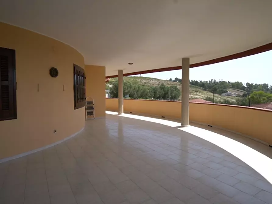 Immagine 7 di Villa in vendita  in VIA sei carpini 1 a Crotone