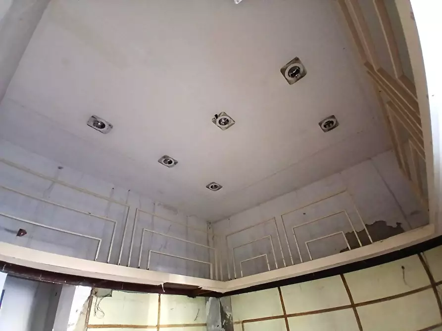 Immagine 8 di Locale commerciale in vendita  in CORSO campano a Qualiano