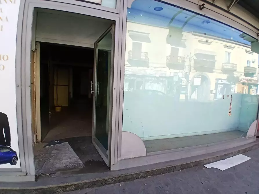 Immagine 1 di Locale commerciale in vendita  in CORSO campano a Qualiano
