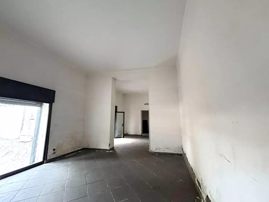 Immagine 12 di Locale commerciale in vendita  in VIA orologio a Villaricca