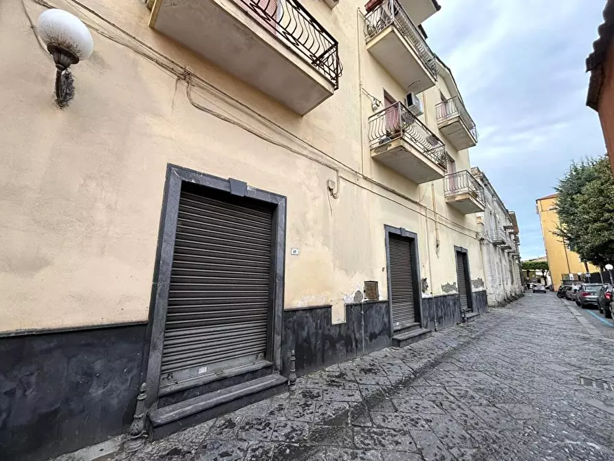 Immagine 2 di Locale commerciale in vendita  in VIA orologio a Villaricca