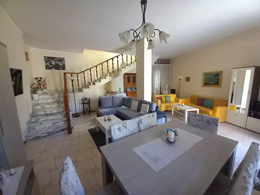 Immagine 3 di Casa indipendente in vendita  in VIA alcide de gasperi a Qualiano