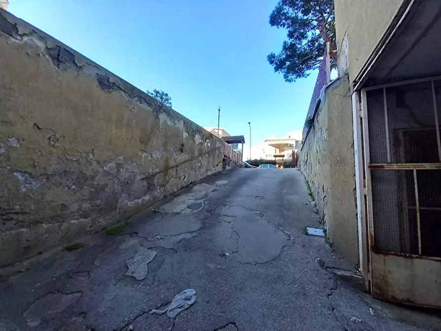 Immagine 3 di Box auto in vendita  in VIA san francesco  d'assisi a Villaricca