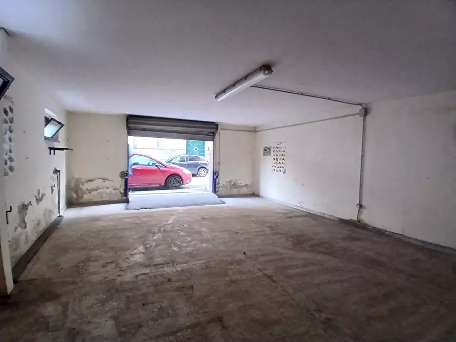 Immagine 10 di Magazzino in vendita  in VIA goffredo mameli a Qualiano