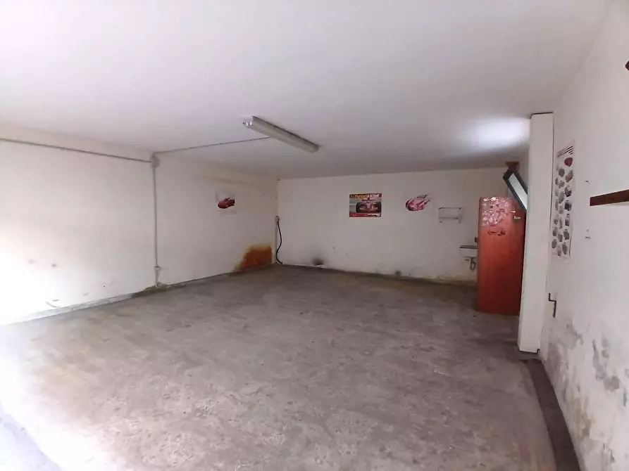 Immagine 14 di Magazzino in vendita  in VIA goffredo mameli a Qualiano