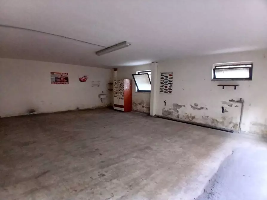 Immagine 15 di Magazzino in vendita  in VIA goffredo mameli a Qualiano