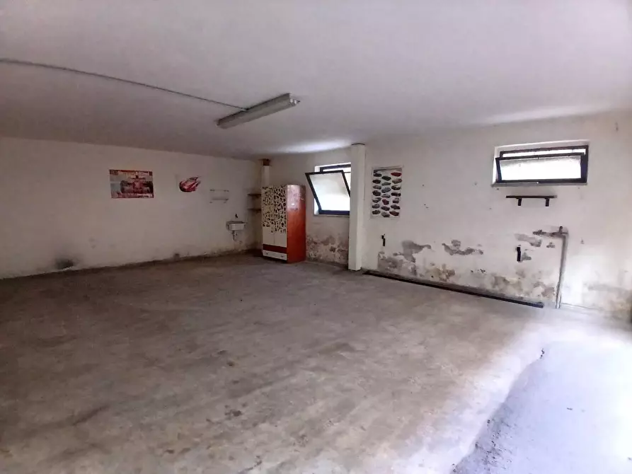 Immagine 17 di Magazzino in vendita  in VIA goffredo mameli a Qualiano