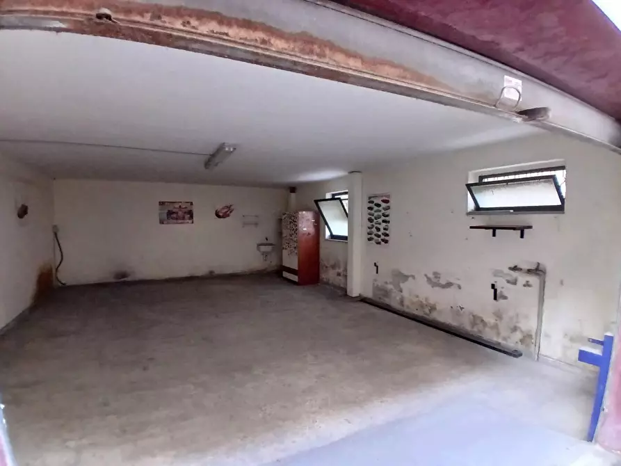Immagine 5 di Magazzino in vendita  in VIA goffredo mameli a Qualiano