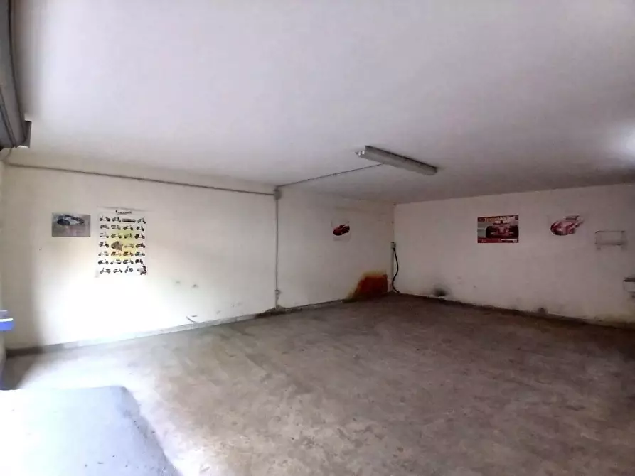Immagine 6 di Magazzino in vendita  in VIA goffredo mameli a Qualiano