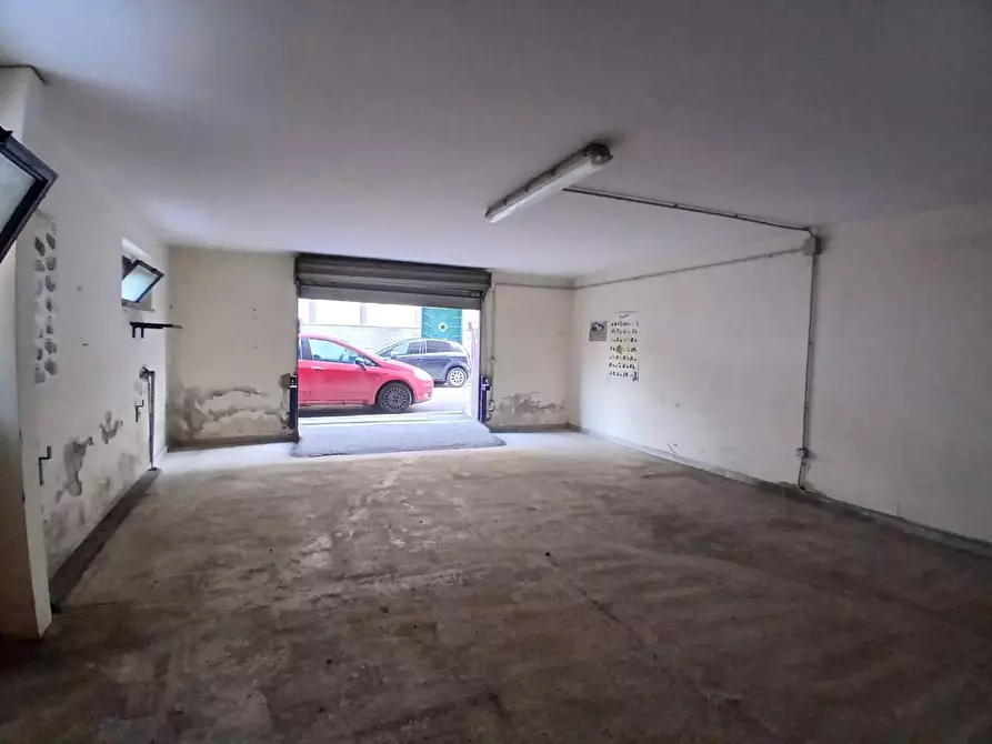 Immagine 9 di Magazzino in vendita  in VIA goffredo mameli a Qualiano