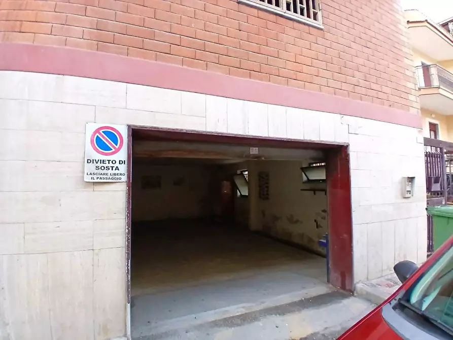 Immagine 1 di Magazzino in vendita  in VIA goffredo mameli a Qualiano