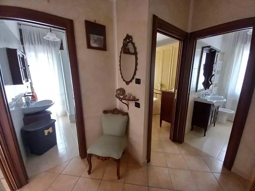 Immagine 10 di Casa bifamiliare in vendita  in CORSO italia a Villaricca