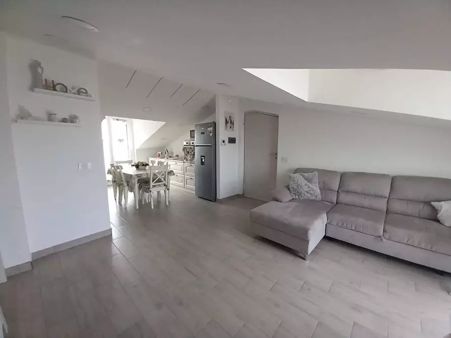 Immagine 17 di Casa bifamiliare in vendita  in CORSO italia a Villaricca