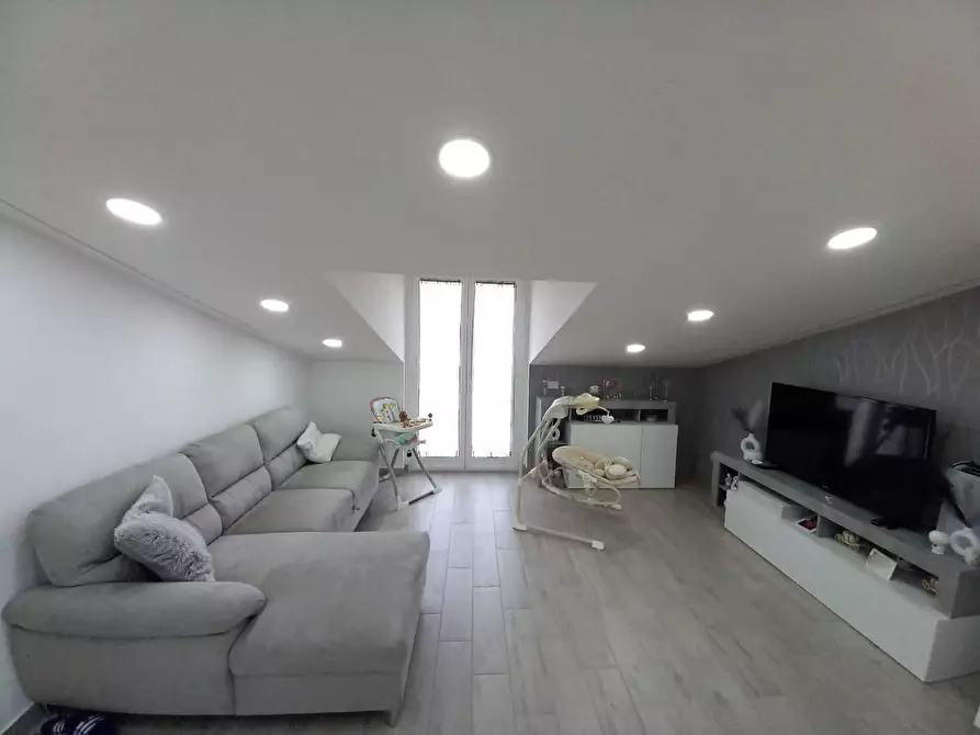 Immagine 18 di Casa bifamiliare in vendita  in CORSO italia a Villaricca