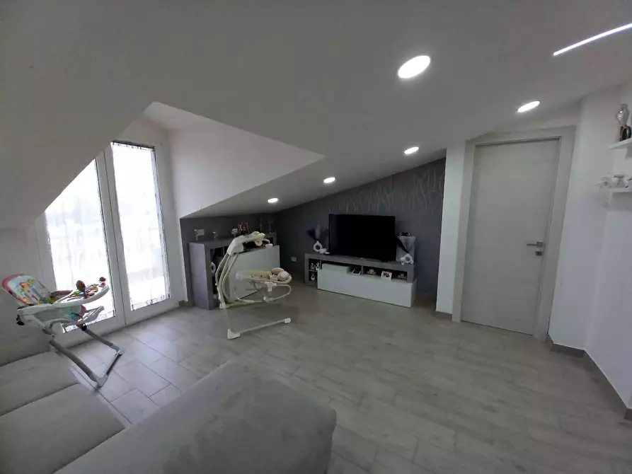 Immagine 20 di Casa bifamiliare in vendita  in CORSO italia a Villaricca