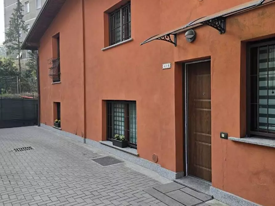 Immagine 14 di Villa in vendita  in VIA bellinzona a Como