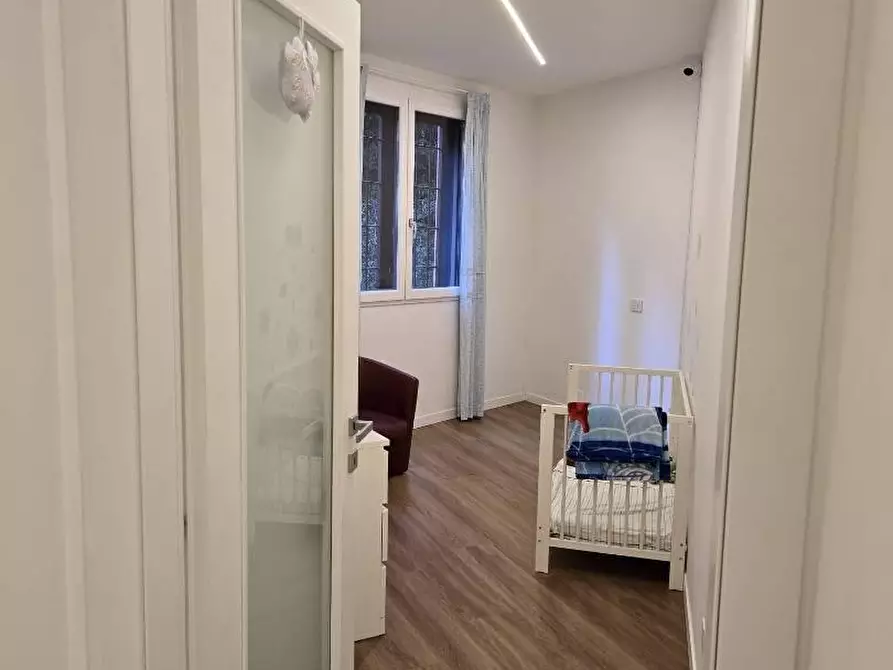 Immagine 6 di Villa in vendita  in VIA bellinzona a Como